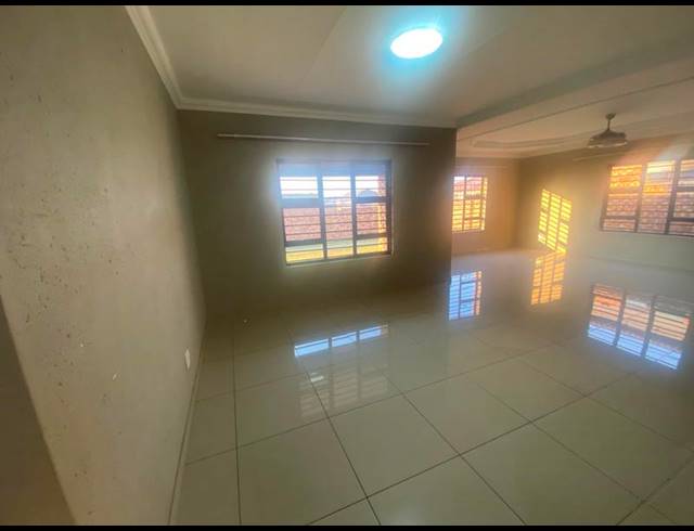 4 BEDROOM HOUSE FOR SALE IN AERORAND